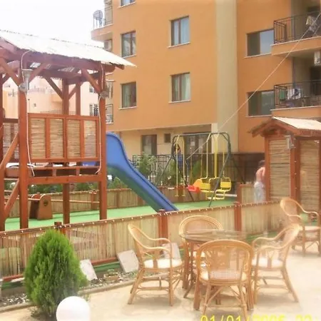 Megas Apartmán *